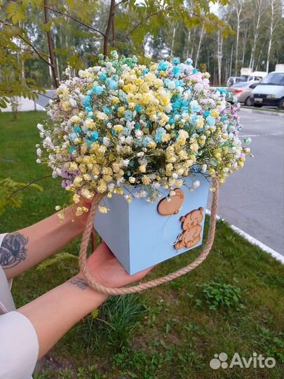 Композиция из радужной гипсофилы