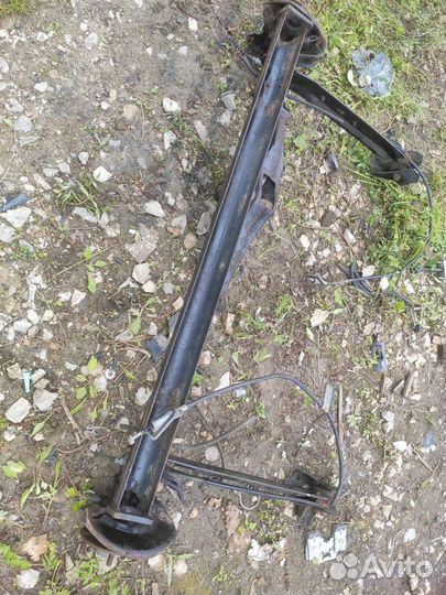 Балка подвески задняя Nissan Almera N16