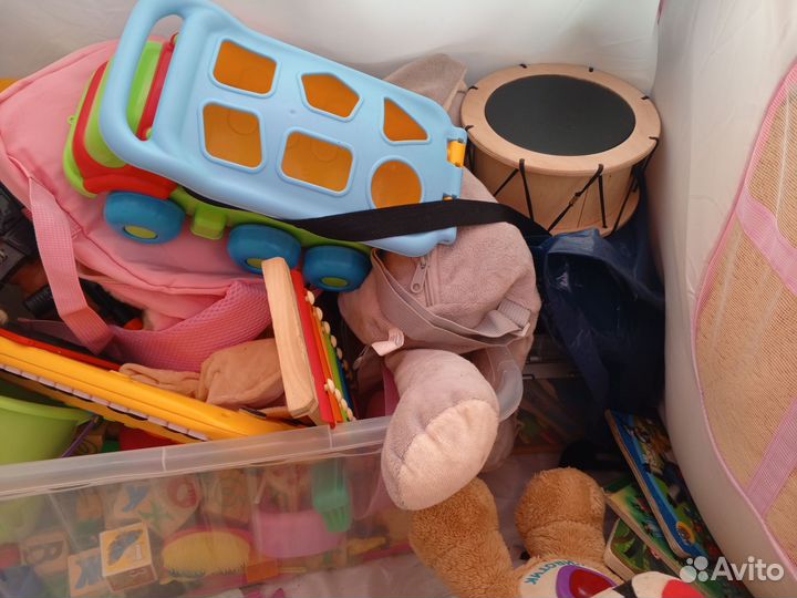 Игрушки. Куклы, мягкие игрушки, кубики