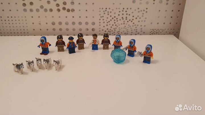 Оригинальное лего арктика (минифигурки)