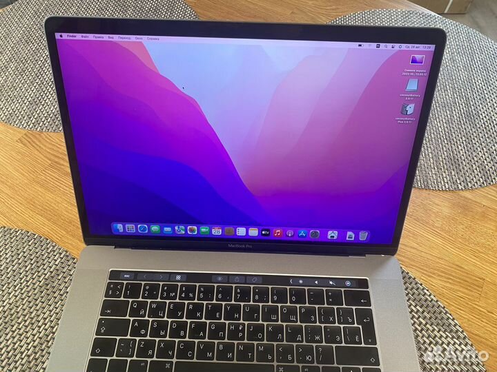 Macbook pro 15 2017 touch bar/ core i7