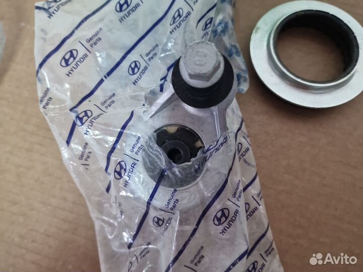 Натяжитель ремня грм