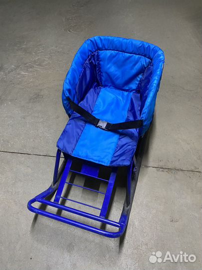 Детские санки с выдвижными колесами