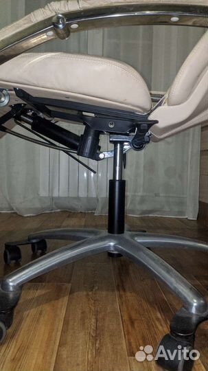 Кресло xClubby robotic chair