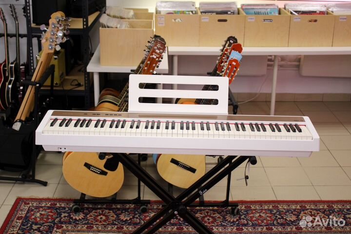 Цифровое пианино Nux