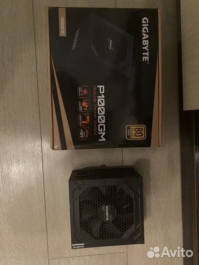 Блок питания Gigabyte P1000GM