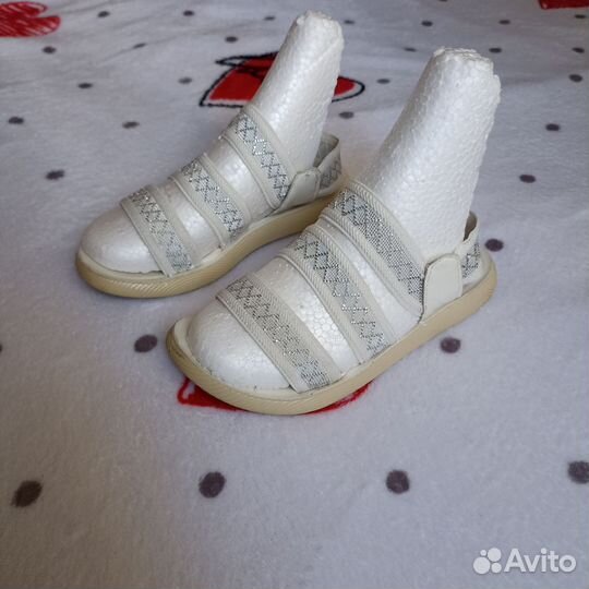 Сандалии для девочки