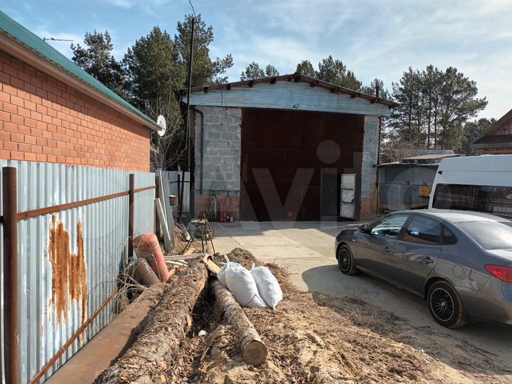 Гараж, > 30 м²