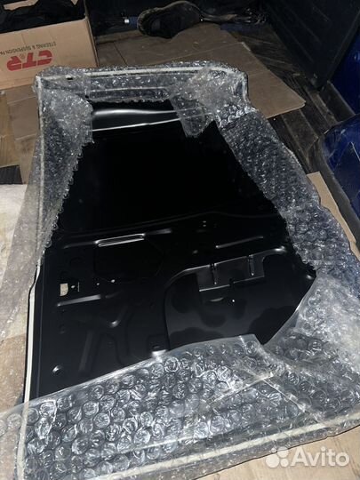 Дверь багажника LADA largus левая глухая