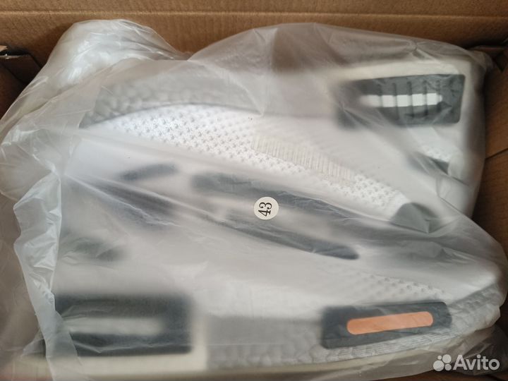 Кроссовки мужские 42 размер новые