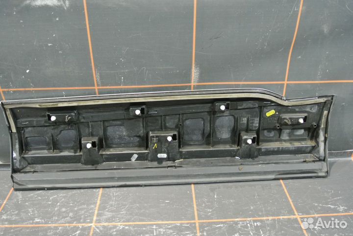 Молдинг двери задней правой -Audi Q7 4M