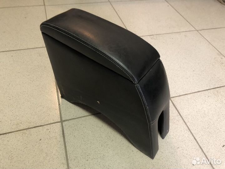 Подлокотник 2106