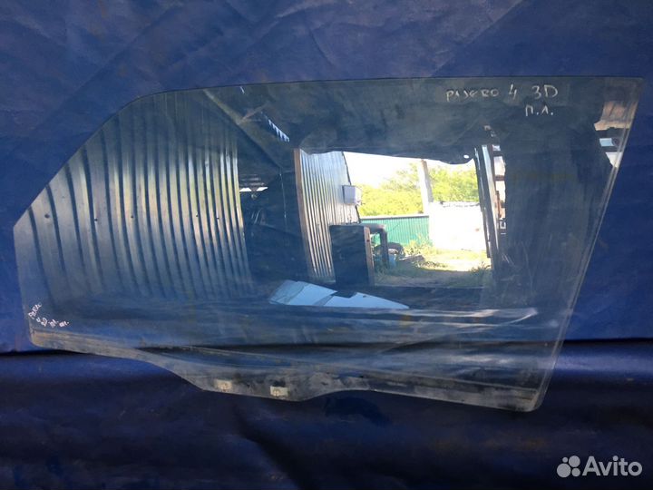 Переднее левое стекло pajero 4 3 d купе паджеро 3d