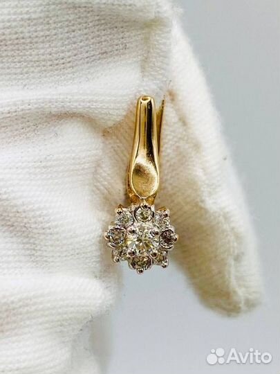 Золотые серьги с камнем