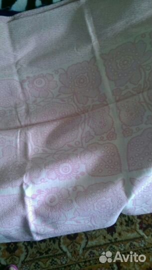 Скатерти, одеяло, отрезы ткани