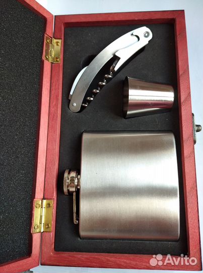 Фляга и штопор. Мужской подарочный набор