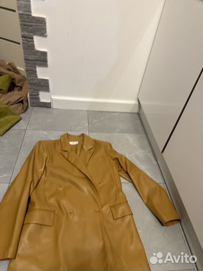 Пиджак бренда «Mango»