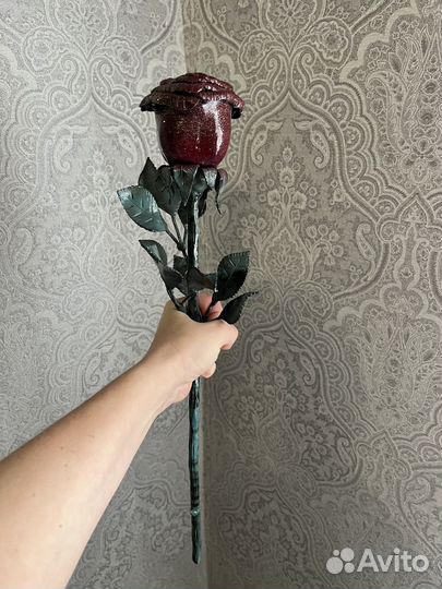 Металлическая кованная роза