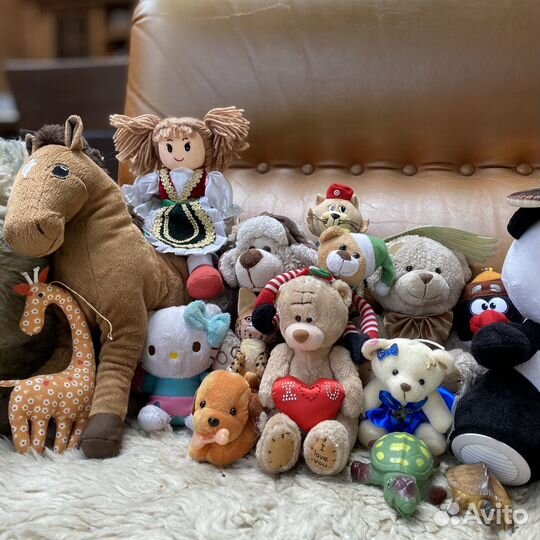 Детские игрушки и одежда