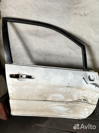 Дверь от toyota harrier 1998