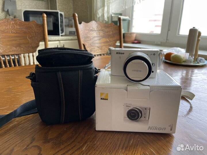 Компактный фотоаппарат nikon j1