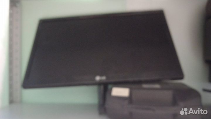 Монитор широкоформатный