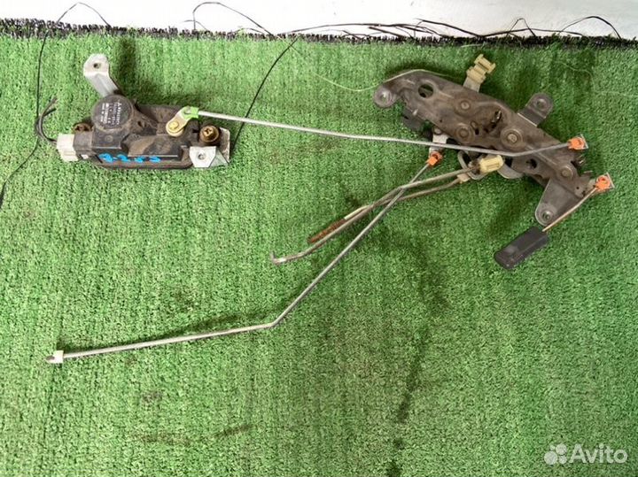 Замок двери задний левый Mitsubishi Rvr N11W 4G63