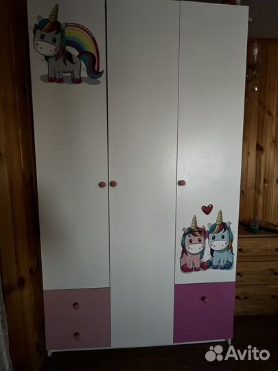 Шкаф детский и 2 тумбочки
