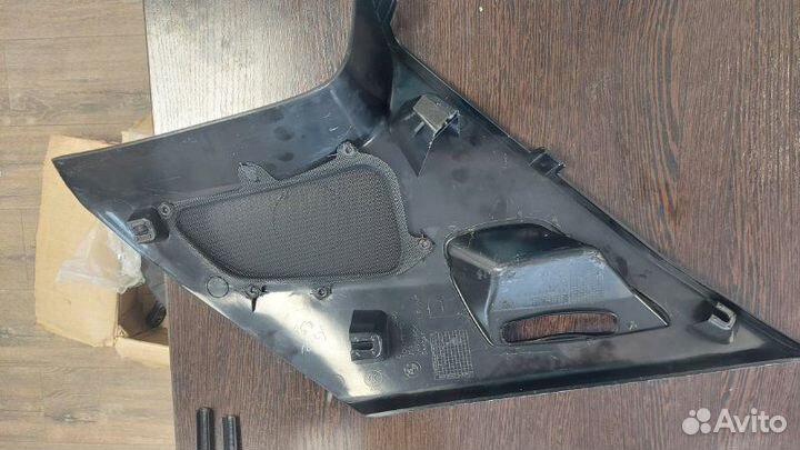 Обшивка стойки задняя правая Bmw X5 4.8I E70 N62N