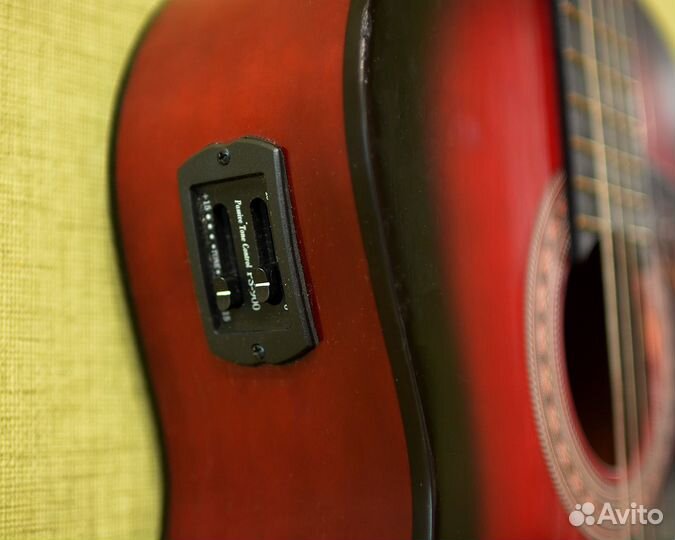 Электроакустическая гитара, со звукоснимателем