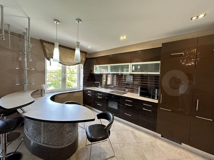 5-к. квартира, 145,2 м², 4/5 эт.