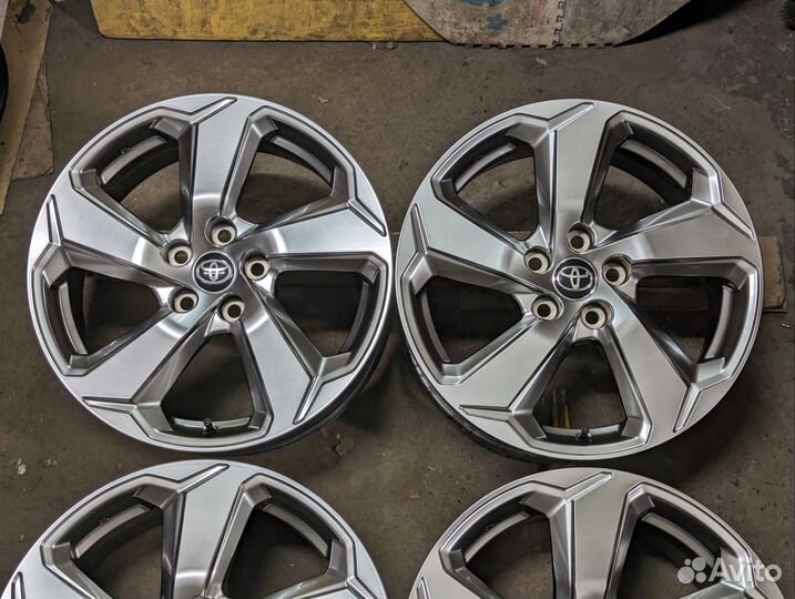Оригинальные диски Toyota RAV4 XA50. 5*114,3