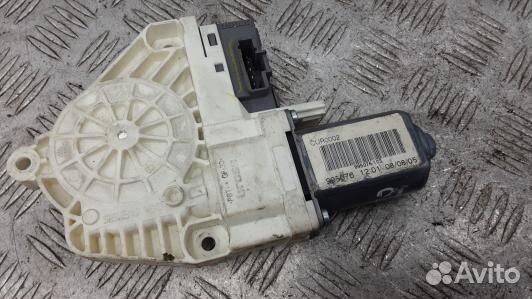 Моторчик стеклоподъемника переднего левого land ro