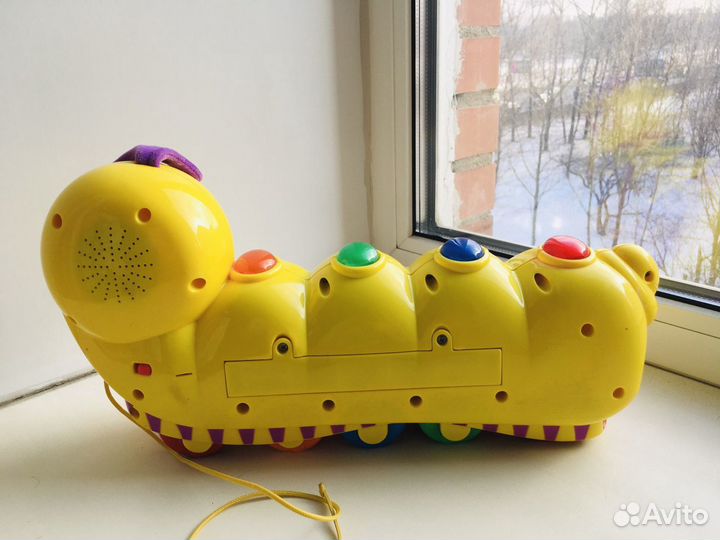 Развив. игрушка “Веселая гусеница”(Fisher Price)
