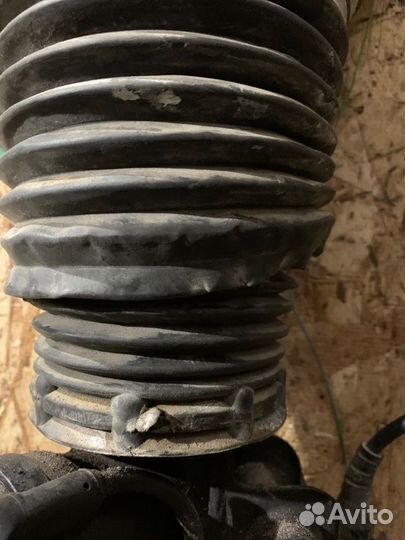 Пневмостойка передняя левая Volkswagen Touareg