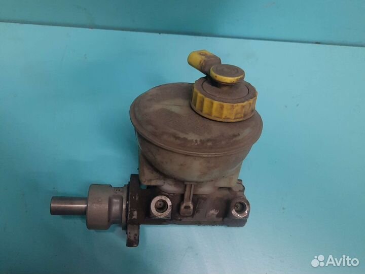 Главный тормозной цилиндр Volkswagen golf 3