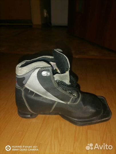 Лыжные ботинки (32размер)