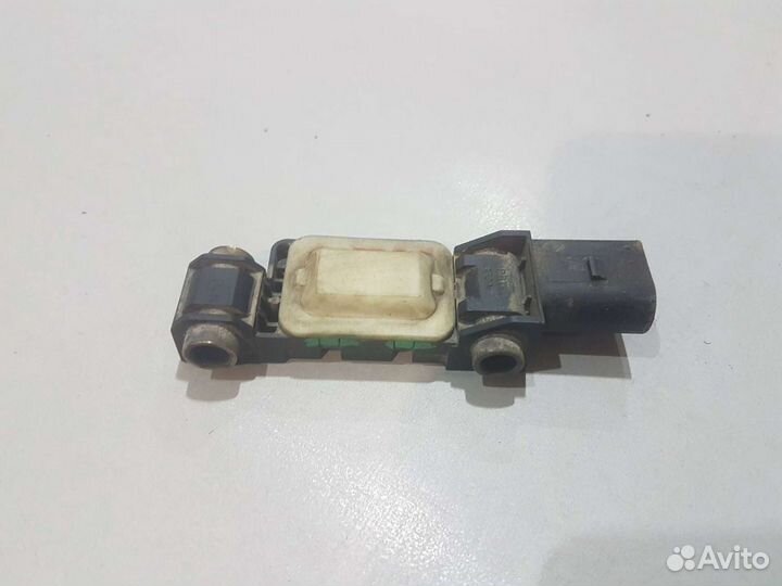 Датчик удара air-bag ауди а8 audi s8