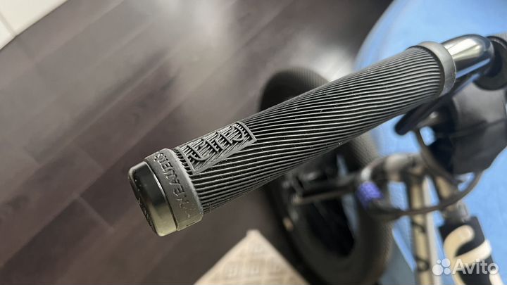 Трюковой велосипед BMX