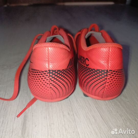 Футбольные бутсы nike mercurial