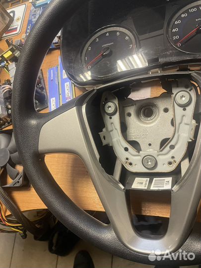 Hyundai solaris Рулевое колесо