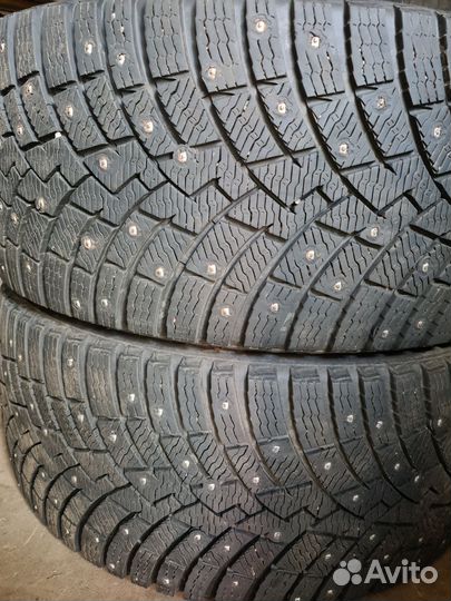 Pirelli Ice Zero 2 275/40 R21 и 315/35 R21