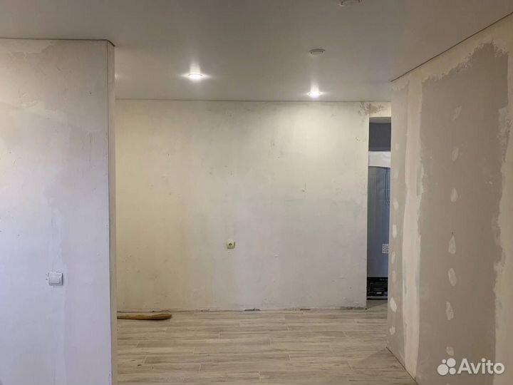 Поклейка обоев. Косметический ремонт Ремонт кварти