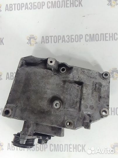 Кронштейн компрессора кондиционера Audi a4,W B5