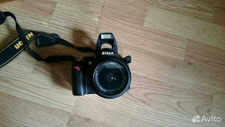 Зеркальный фотоаппарат Nikon D3000