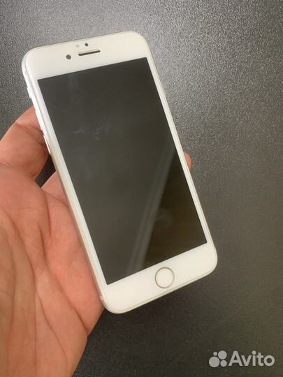 Телефон iPhone 8 64 gb
