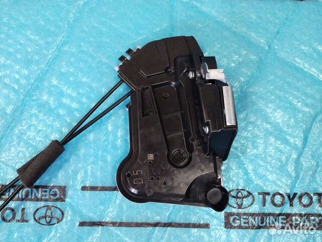 Тойота C-HR Замок двери передний правый 2016-2023