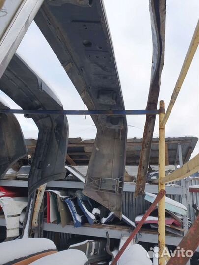 Задний бампер на мерседес 140