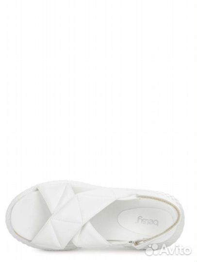 Сандалии новые