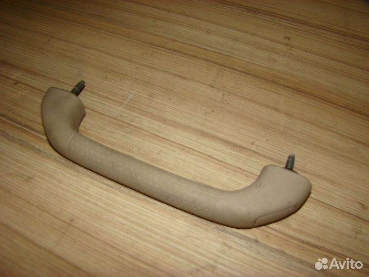 Ручка потолка беж передняя Toyota land cruiser 100